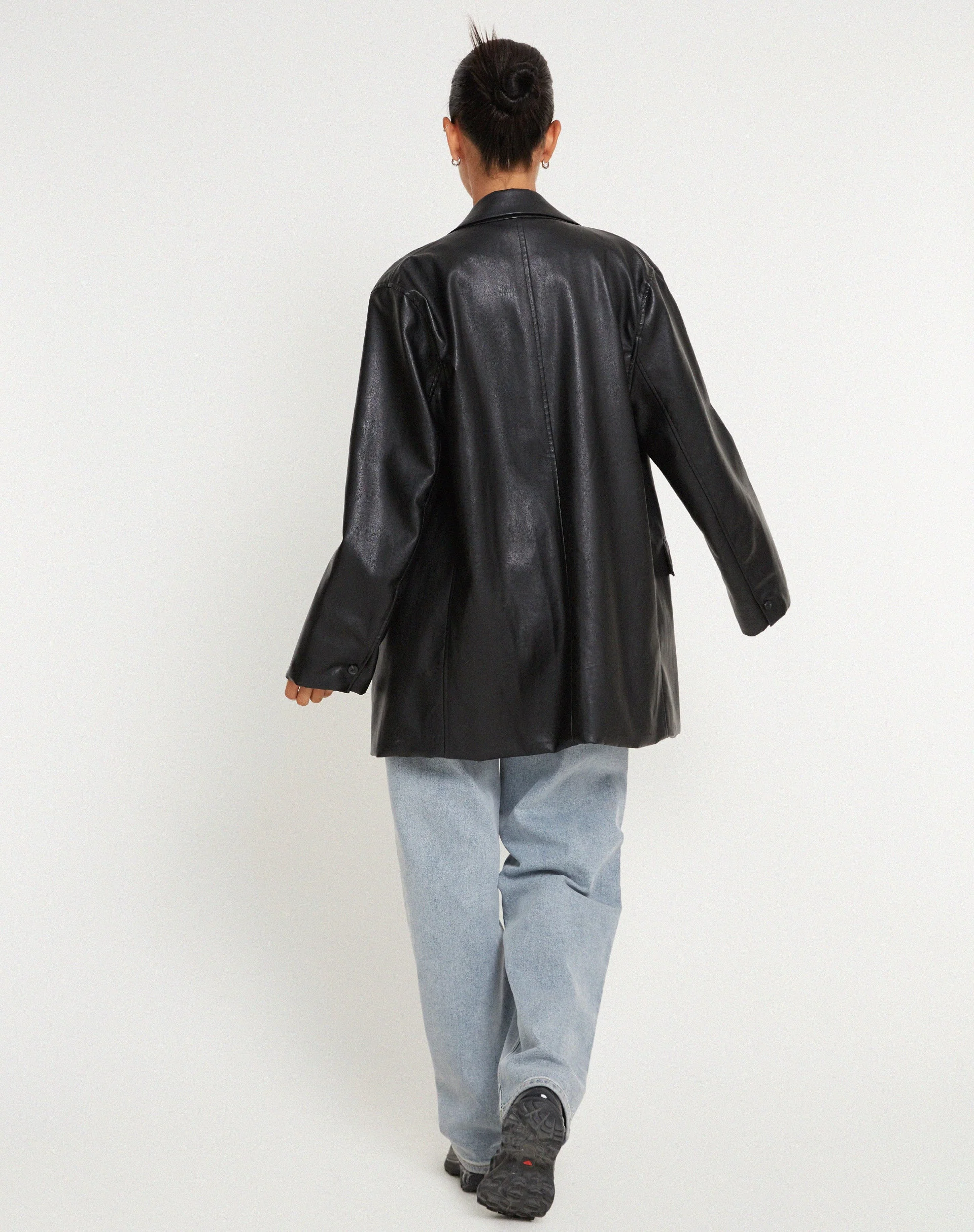 Saken Blazer in Pu Black - Image 5